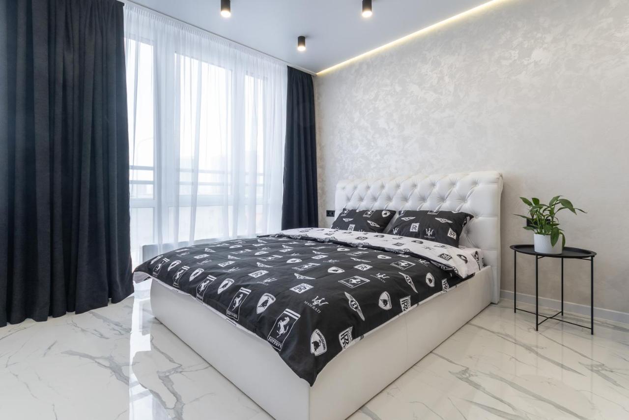 Лучшие Апартаменты На 2 Этаже В Жк Seven Kiev Ngoại thất bức ảnh